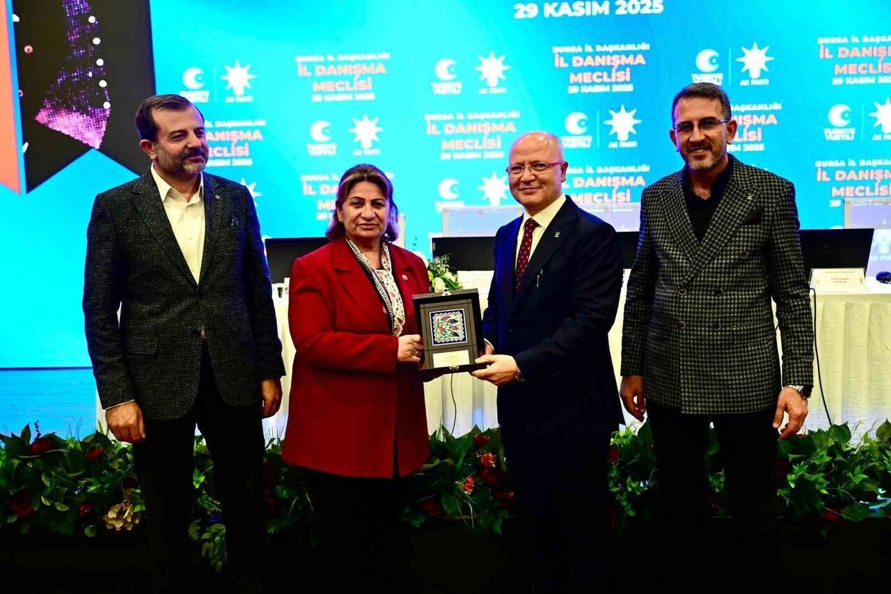 AK PARTİ BURSA BAŞKANI DAVUT GÜRKAN, TOPLANTININ AÇILIŞINDA YAPTIĞI KONUŞMADA, "TEŞKİLATIMIZIN...