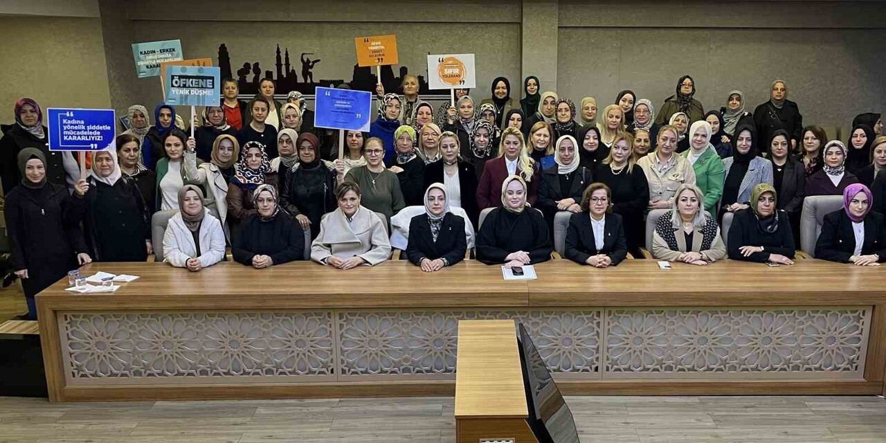 AK PARTİ BURSA İL BAŞKANLIĞI, '25 KASIM KADINA YÖNELİK ŞİDDETLE MÜCADELE GÜNÜ' ÇERÇEVESİNDE KADIN...