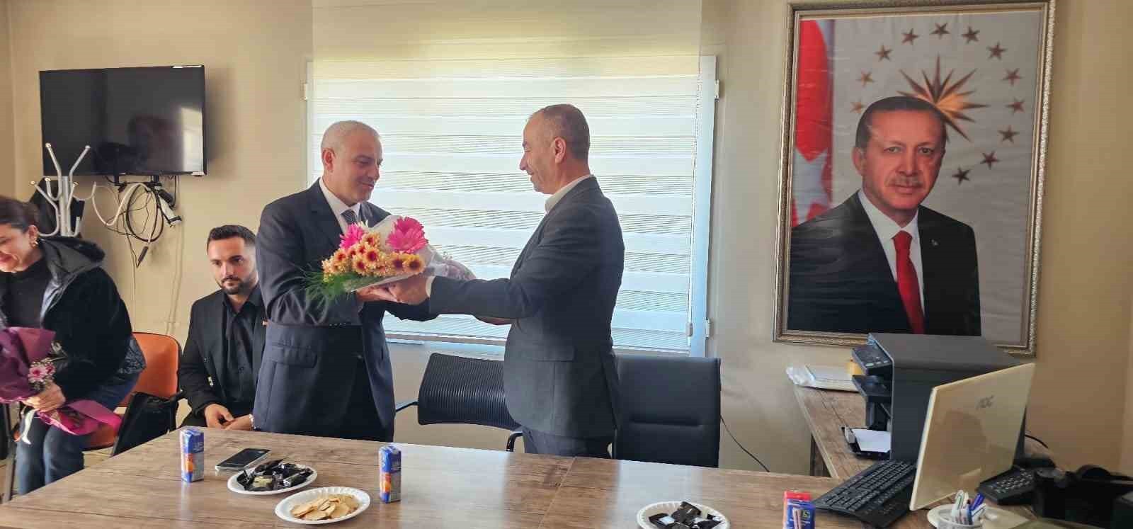 AK PARTİ DİKİLİ İLÇE TEŞKİLATI’NDA GÖREV DEĞİŞİMİ GERÇEKLEŞTİ; MEHMET AKİF GÜVELİ, BAŞKANLIK...