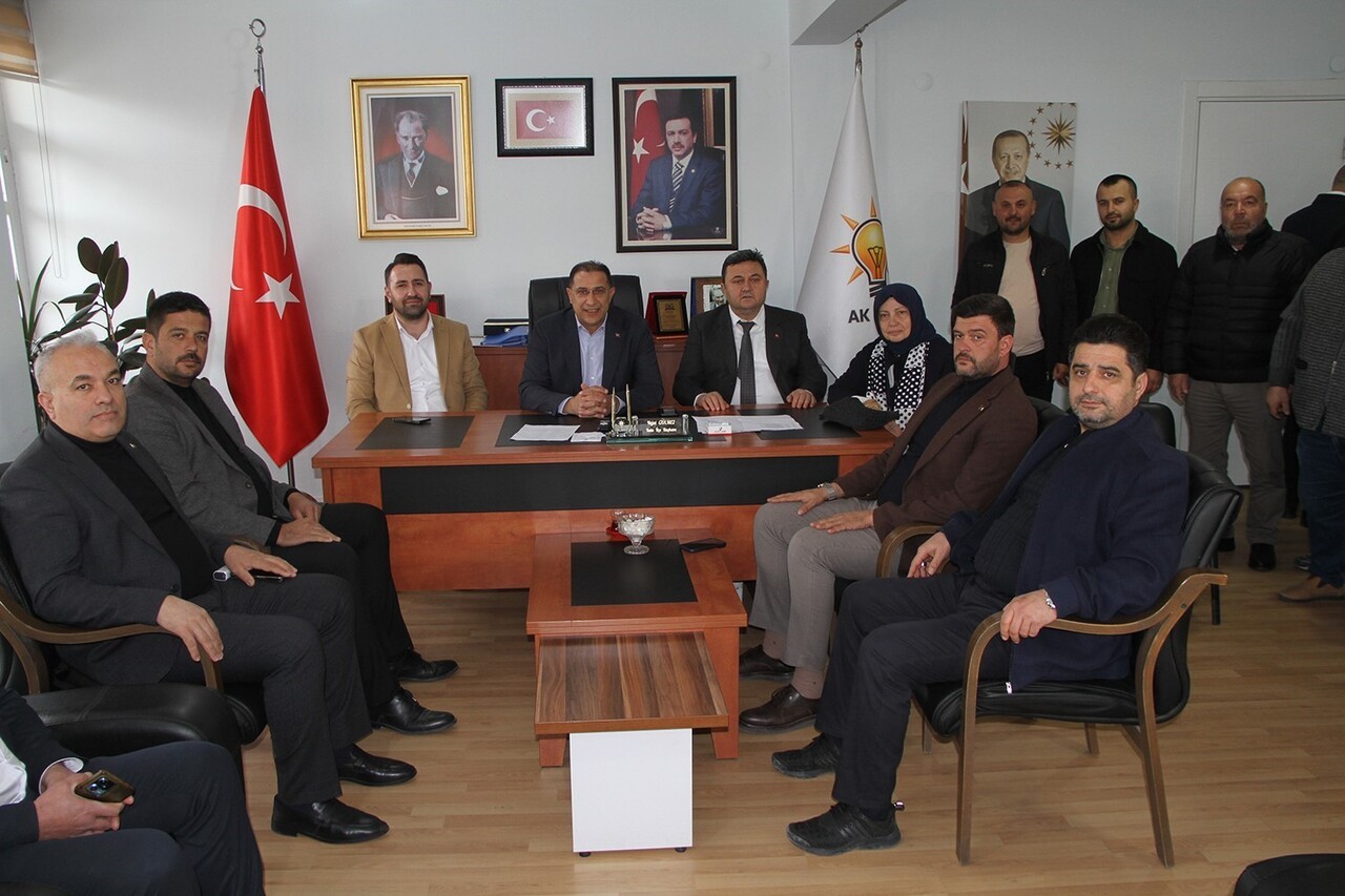 AK PARTİ İLÇE BAŞKANLARI TOPLANTISININ İLKİ, KULA’DA AK PARTİ İL BAŞKANI SÜLEYMAN TURGUT’UN...