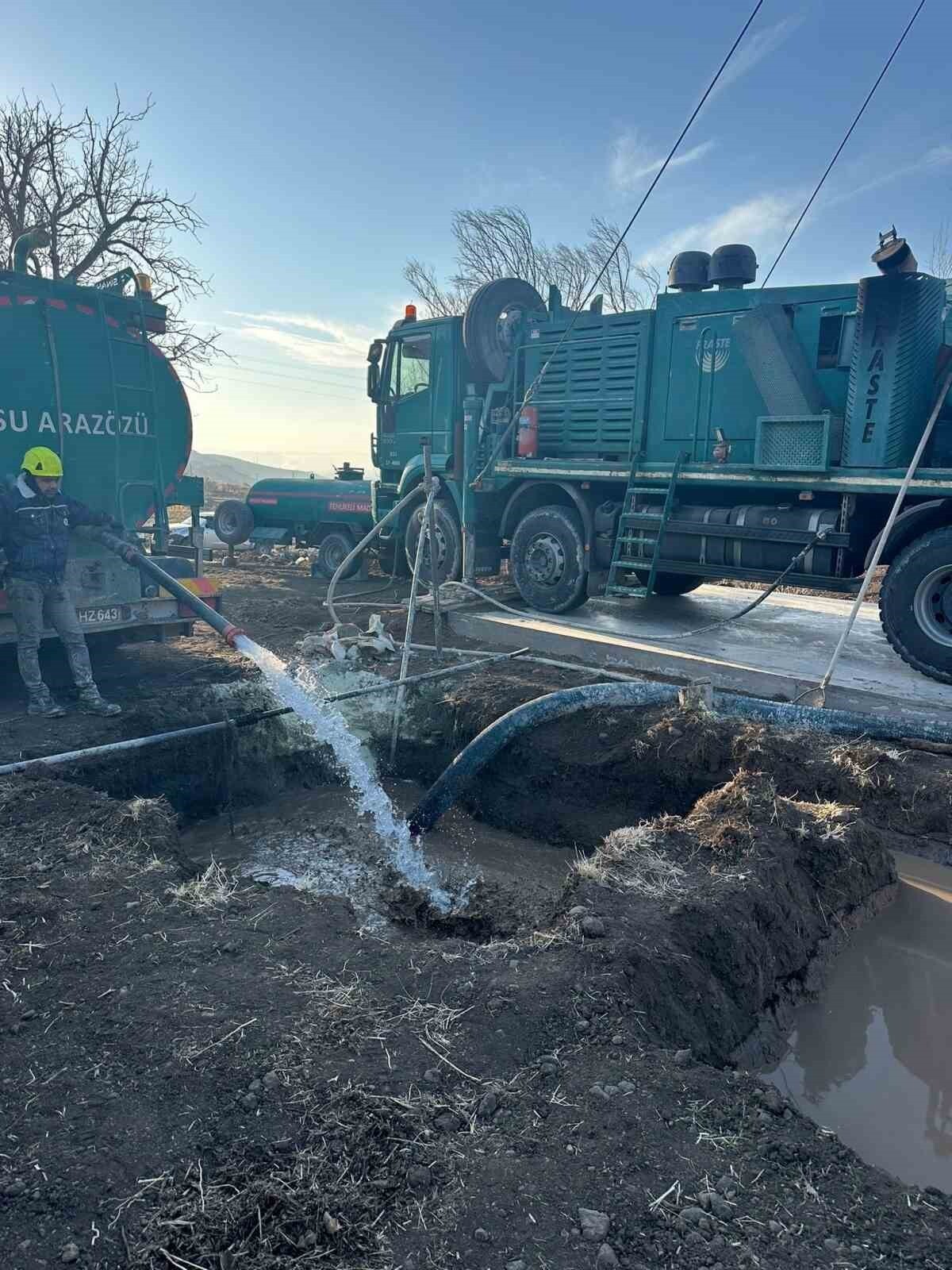 AK PARTİ KAYSERİ MİLLETVEKİLİ SAYIN BAYAR ÖZSOY, DEVELİ İLÇESİNDE TARIMSAL SULAMADA KULLANILACAK...