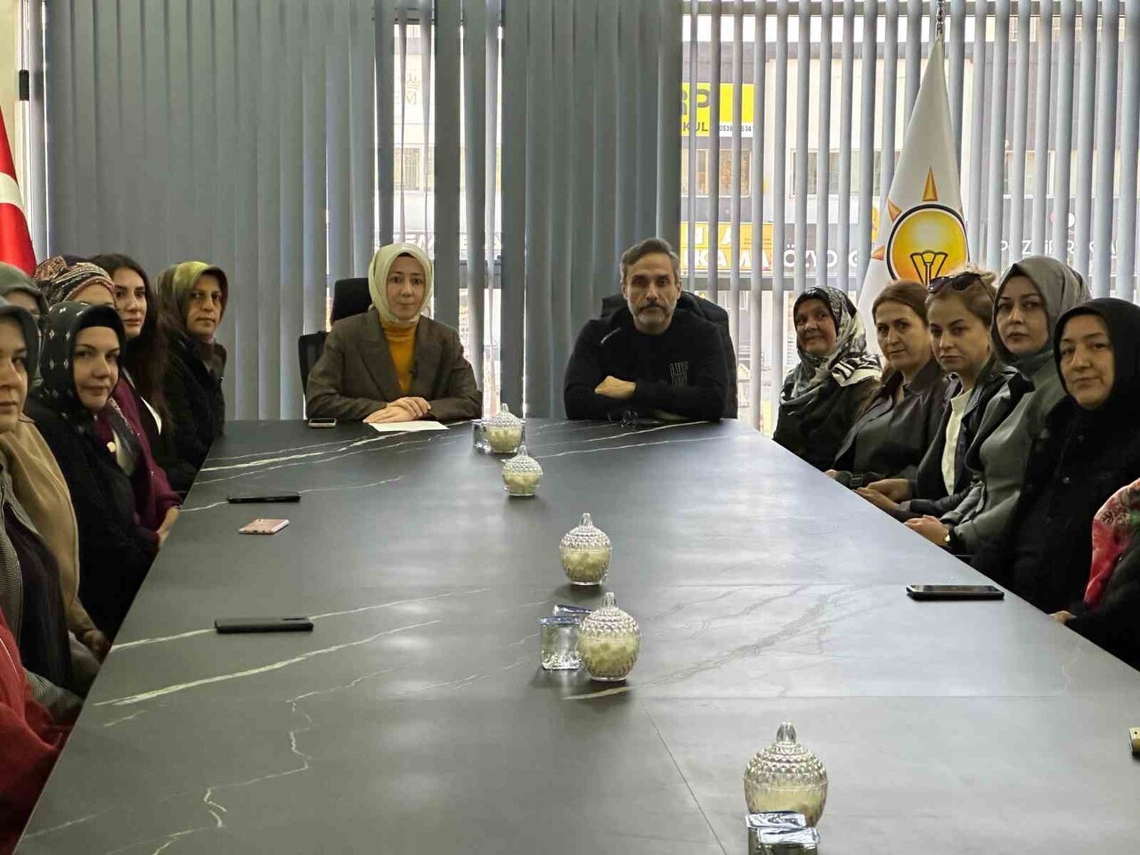 AK PARTİ UŞAK KADIN KOLLARI BAŞKANI HİLAL SABANCI 25 KASIM KADINA YÖNELİK ŞİDDETLE ULUSLARARASI...