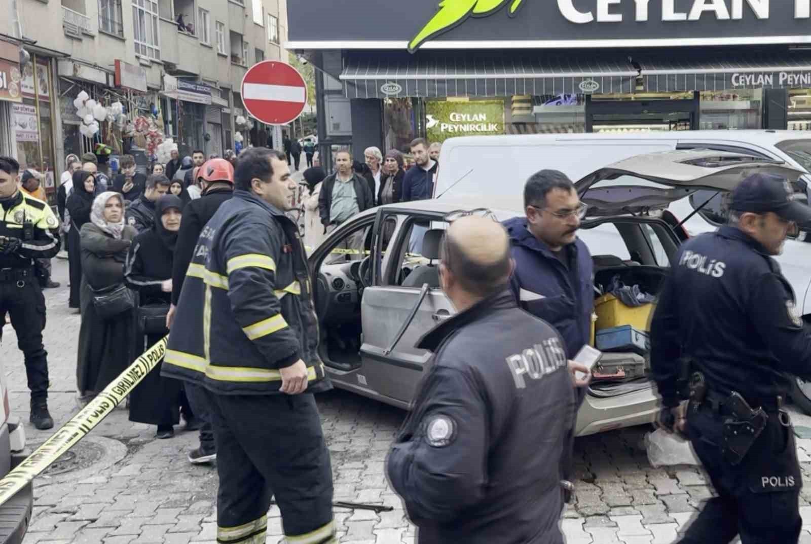 AKSARAY’DA ARACIN BAGAJINDA BULUNAN PİKNİK TÜPÜNÜN GAZ KAÇIRMASI SONUCU PATLAMA MEYDANA GELDİ....