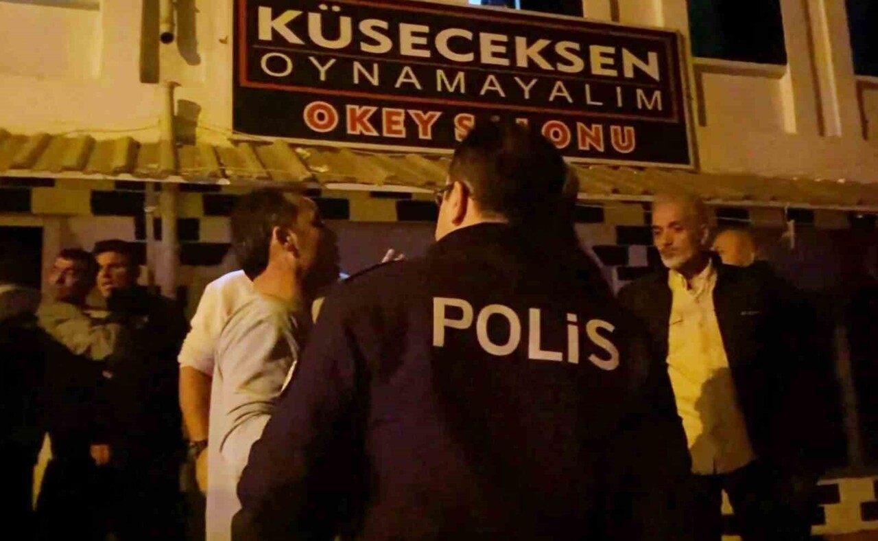 AKSARAY’DA GECE YARISI OLMASINA RAĞMEN FAALİYETİNİ SÜRDÜREN "KÜSECEKSEN OYNAMAYALIM"...
