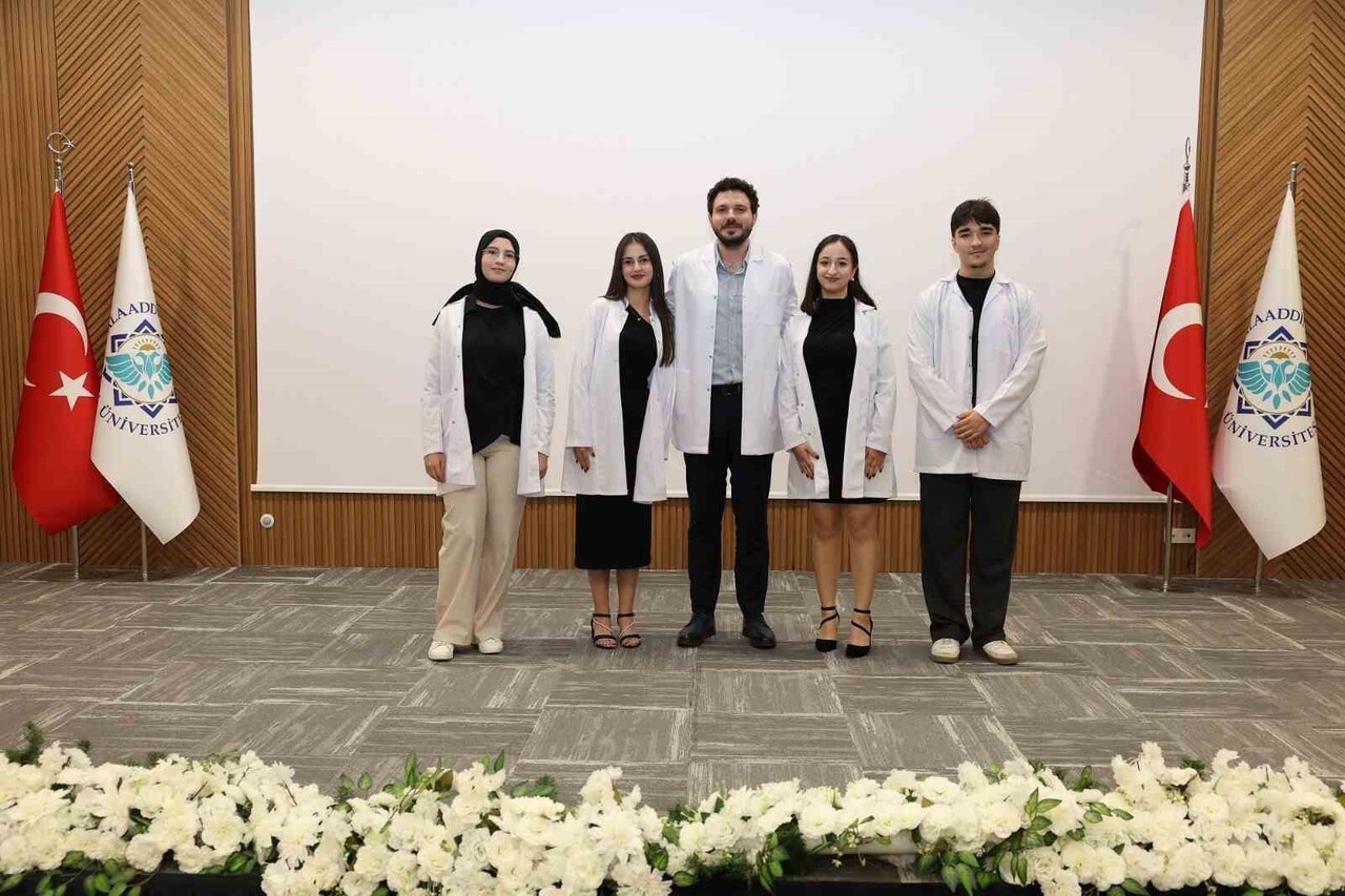 ALANYA ALAADDİN KEYKUBAT ÜNİVERSİTESİ (ALKÜ) DİŞ HEKİMLİĞİ FAKÜLTESİ BİRİNCİ SINIF ÖĞRENCİLERİ...