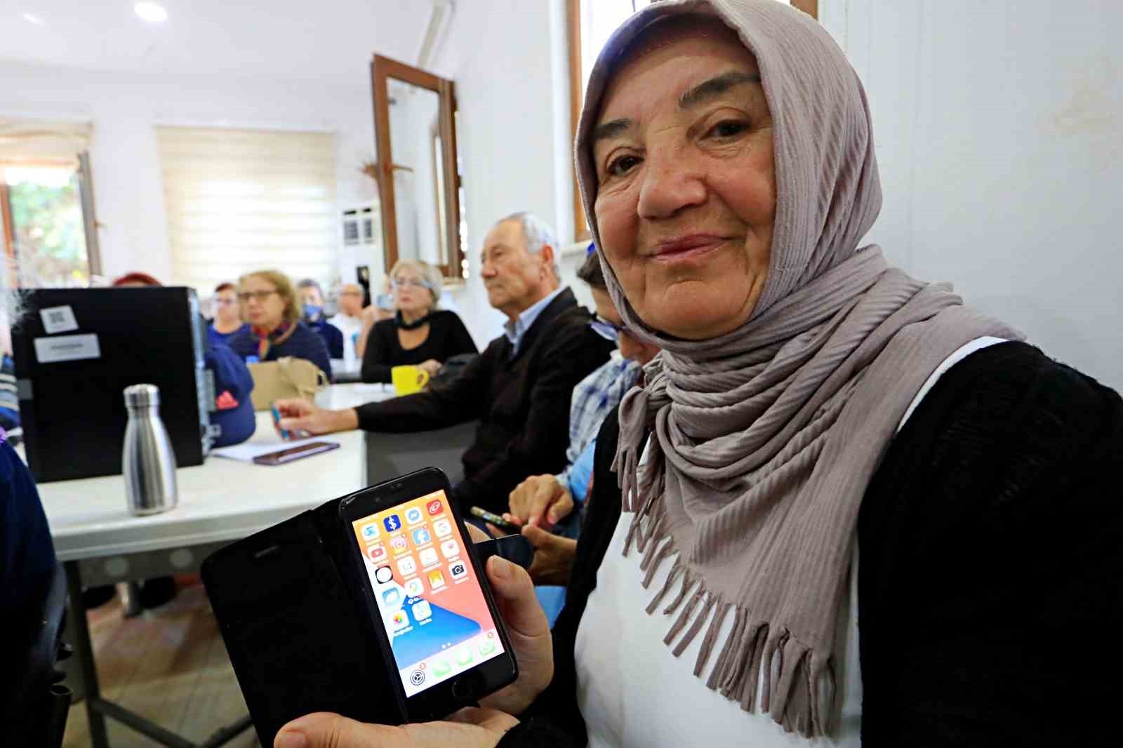 ALMANYA’DA YAŞADIKTAN SONRA TÜRKİYE’YE DÖNEN 70 YAŞINDAKİ MERAL YILMAZ, MERKEZİN YAŞLILAR İÇİN...