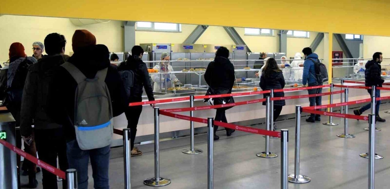 ANADOLU ÜNİVERSİTESİ, ÖĞRENCİ ODAKLI HİZMETLERİNE BİR YENİSİNİ DAHA EKLEYEREK YEMEKHANE SİSTEMİNE...