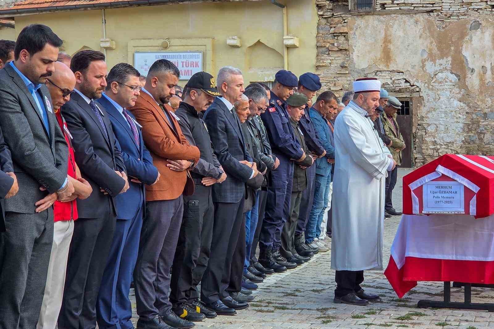 ANKARA'DA GEÇİRDİĞİ KALP KRİZİ SONUCU HAYATINI KAYBEDEN POLİS MEMURU UĞUR ÖZDAMAR, MEMLEKETİ...