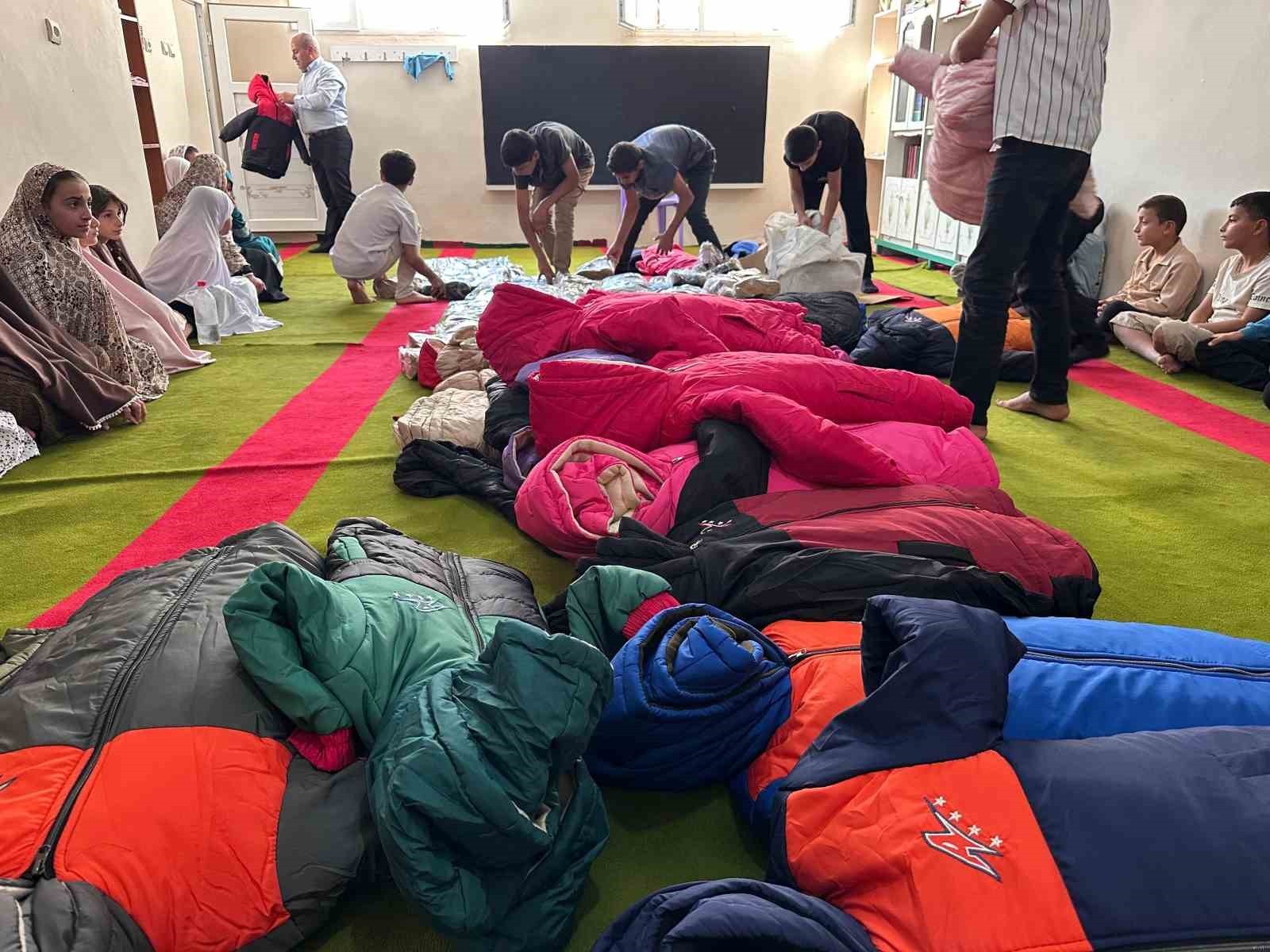 ANKARA EMNİYET MÜDÜRLÜĞÜ’NDE GÖREVLİ POLİS MEMURU MUSTAFA ŞAHİN, "KIŞ GELMEDEN SEN GEL" ADLI...