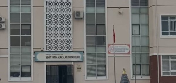 ANKARA’NIN KAHRAMANKAZAN İLÇESİNDE YER ALAN ŞEHİT FATİH ALPASLAN ORTAOKULU’NDA 10 ÖĞRENCİ...