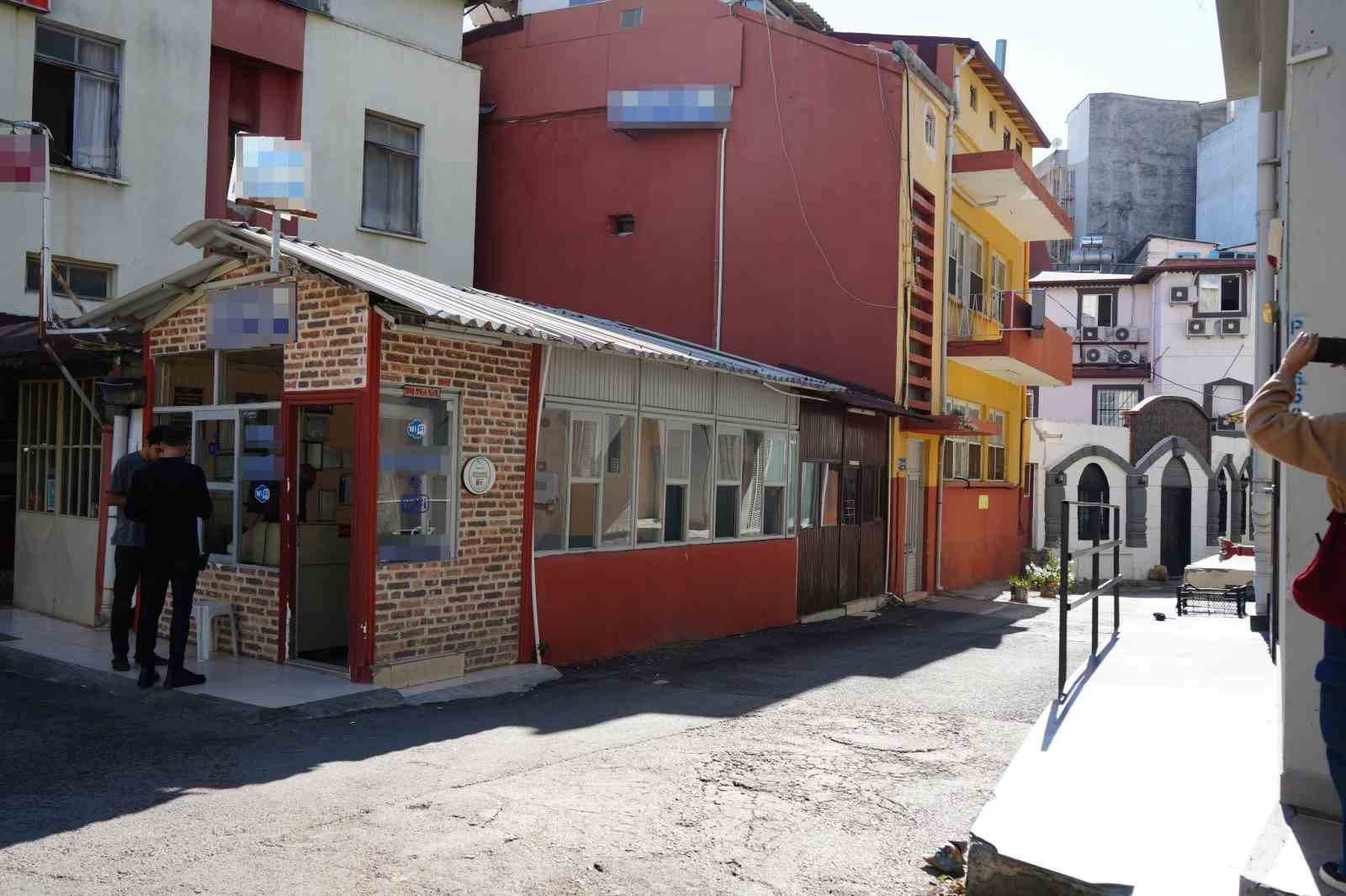 ANTALYA'DA 39 YAŞINDAKİ ADAM, KALDIĞI PANSİYONUN ODASINDA ÖLÜ BULUNDU.