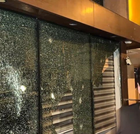 ANTALYA'DA BİR İŞ YERİNE ZARAR VERİLDİ