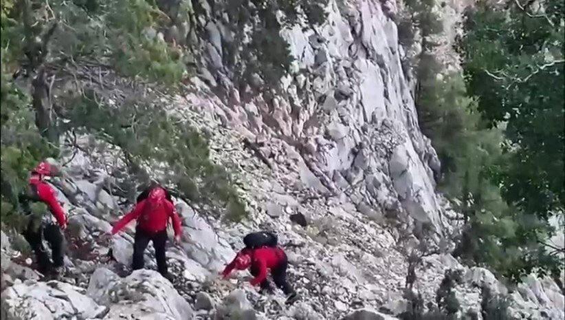 ANTALYA'DA DÜN YÜRÜYÜŞ İÇİN ÇIKTIKLARI DAĞDA DÖNÜŞ YOLUNU ŞAŞIRARAK KAYBOLAN 2 KİŞİ JAK TİMLERİNİN...