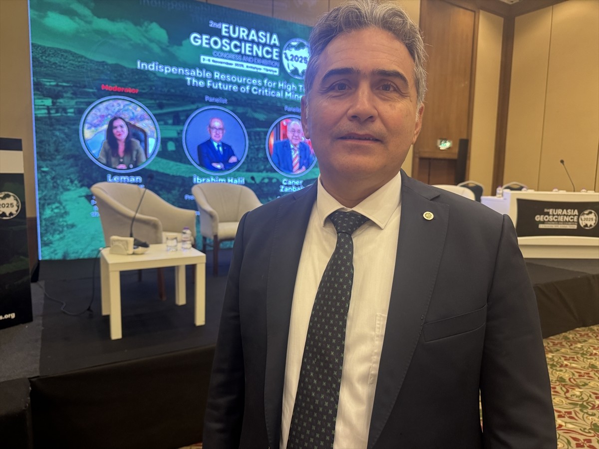 Antalya'da düzenlenen 2. Avrasya Yer Bilimleri Kongresi (EGCE-2025), 24 ülkeden bilim insanlarını...