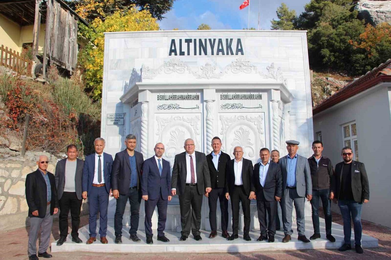 ANTALYA'NIN KUMLUCA İLÇESİNE BAĞLI ALTINYAKA MAHALLESİNDE MERMER KULLANILARAK YAPILAN ÇEŞME...