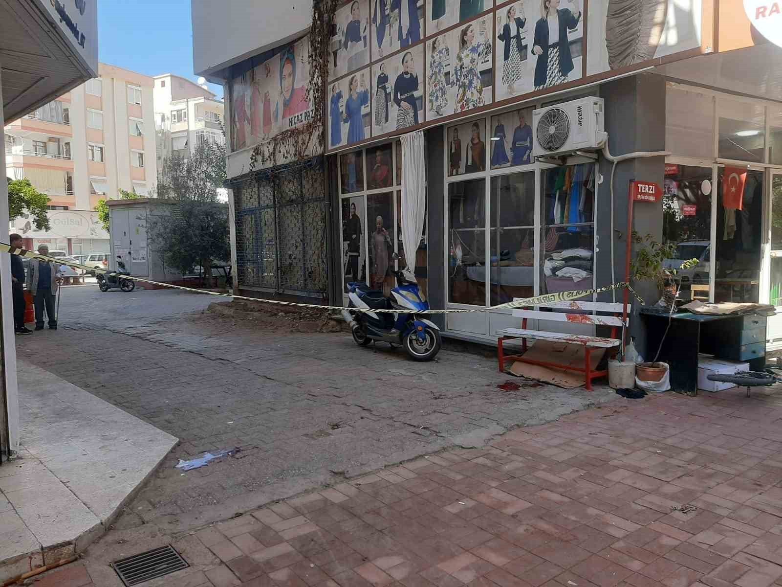 ANTALYA'NIN KUMLUCA LLÇESİNDE GENÇLERDEN OLUŞAN 2 GRUP ARASINDA ÇIKAN TARTIŞMA KANLI BİTTİ....