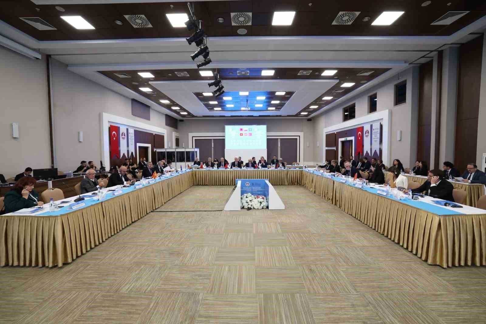 ANTALYA’DA DÜZENLENEN BALKAN ANAYASA MAHKEMELERİ FORUMU (BCCF) 3. KONFERANSI KAPSAMINDA, FORUMA...