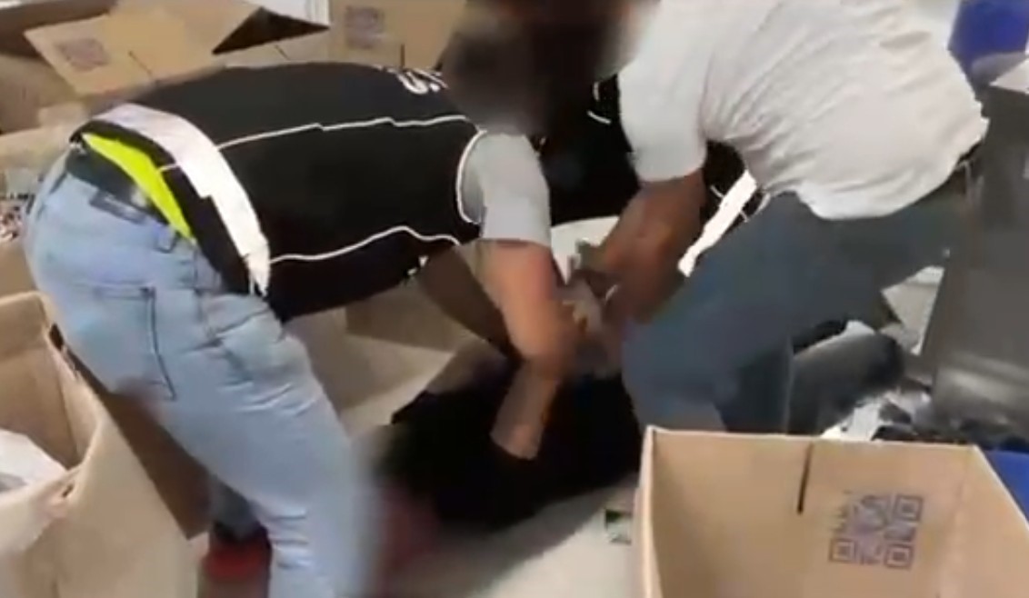 ANTALYA’DA POLİSİN UYUŞTURUCU İMALATHANESİNE DÜZENLEDİĞİ OPERASYONDA 1 MİLYON 888 BİN 830 SENTETİK...