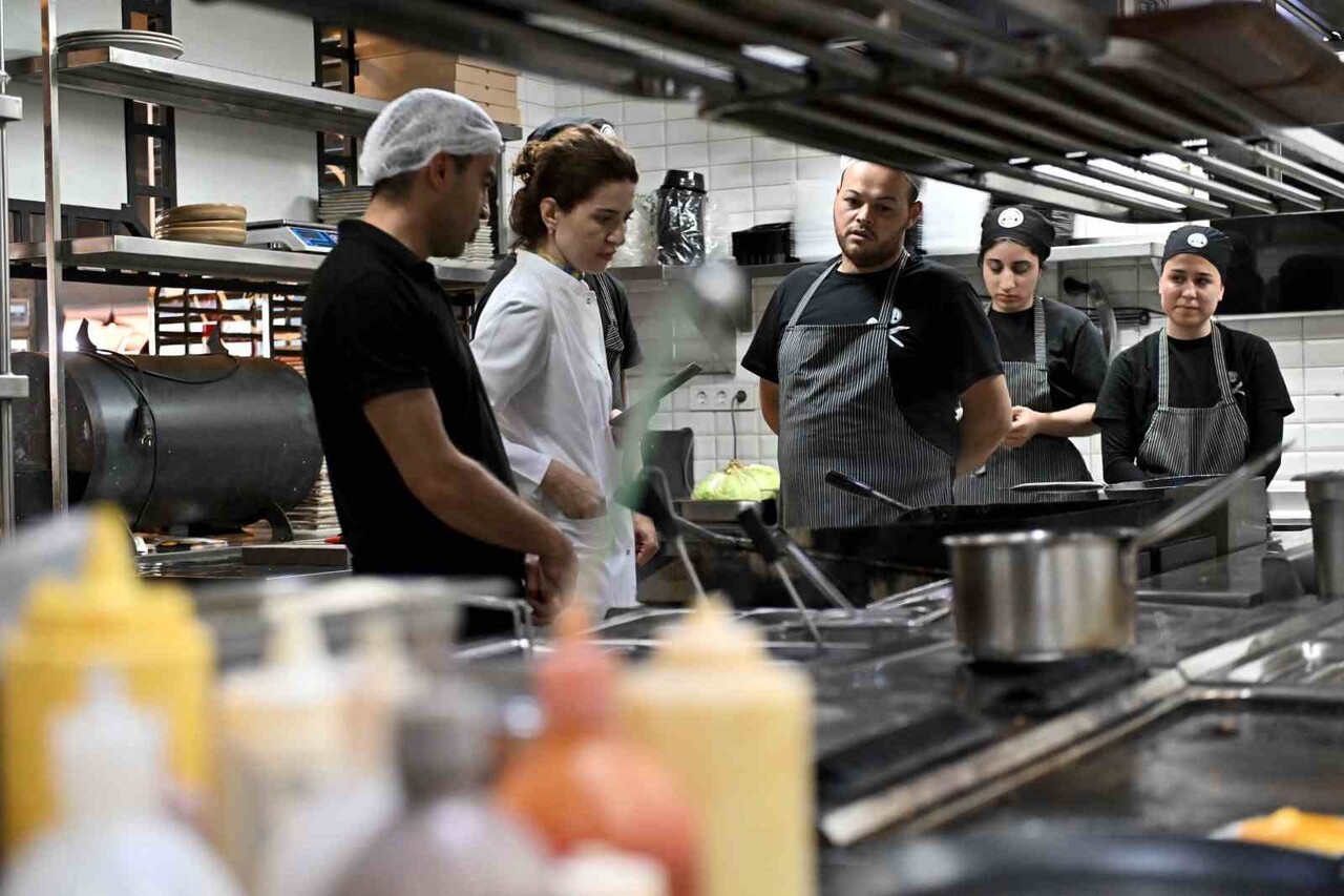 ANTALYA’DA RESTORAN, KAFE, LOKANTA VE PASTANE GİBİ İŞLETMELERİN HİJYEN VE GÜVENLİK STANDARTLARINI...