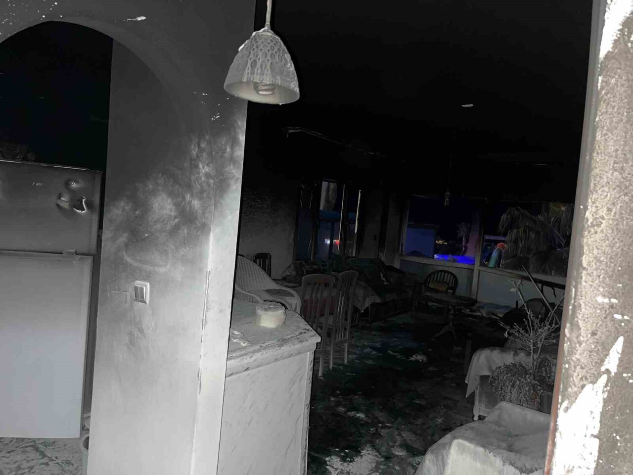 ANTALYA’NIN ALANYA İLÇESİNDE APARTMAN DAİRESİNDE ÇIKAN YANGIN PANİĞE NEDEN OLDU. İTFAİYE...