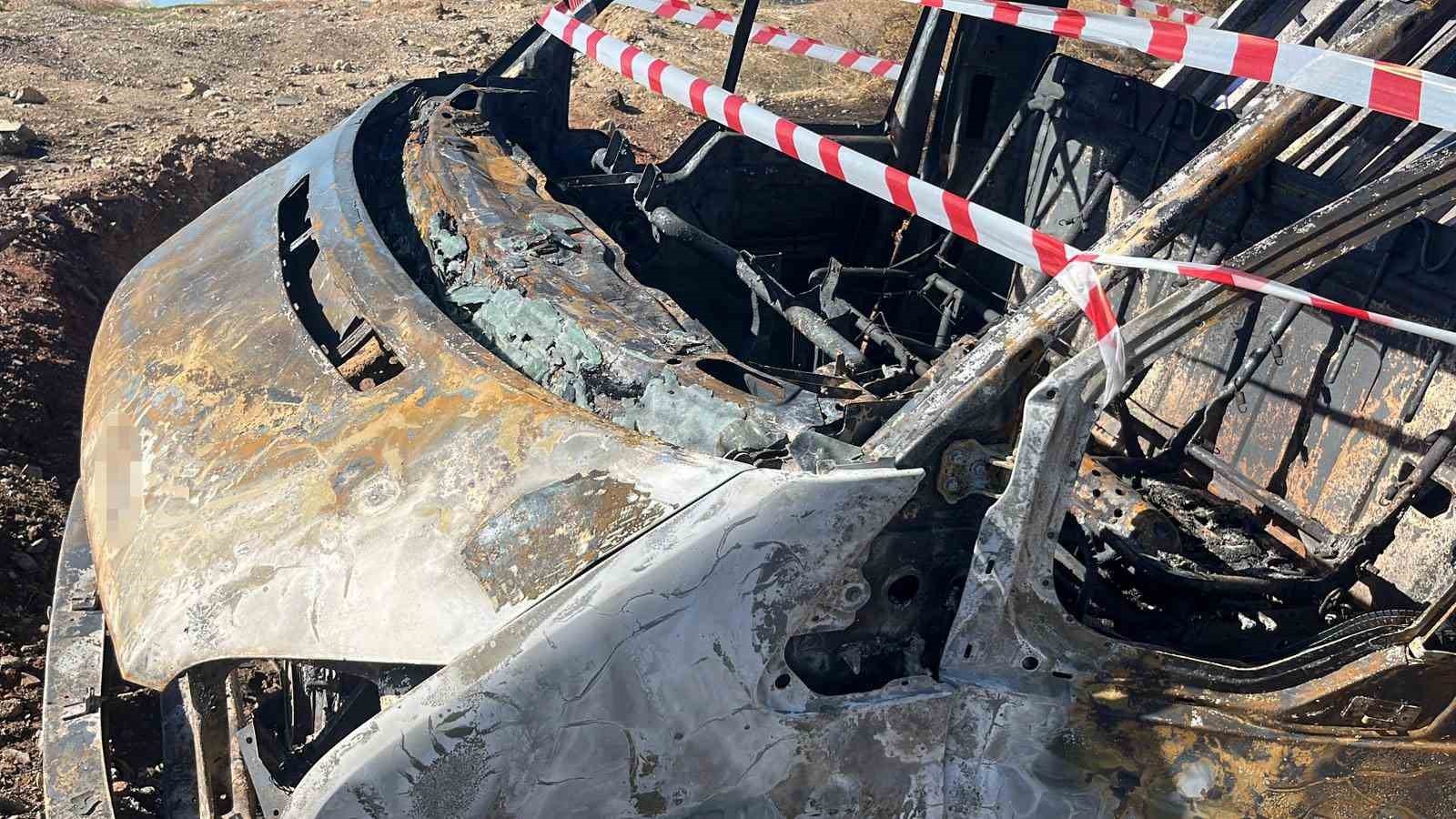 ANTALYA’NIN ALANYA İLÇESİNDE MUTFAK TÜPÜ YÜKLÜ BİR KAMYONETTE ÇIKAN YANGIN KORKU DOLU ANLARA NEDEN...