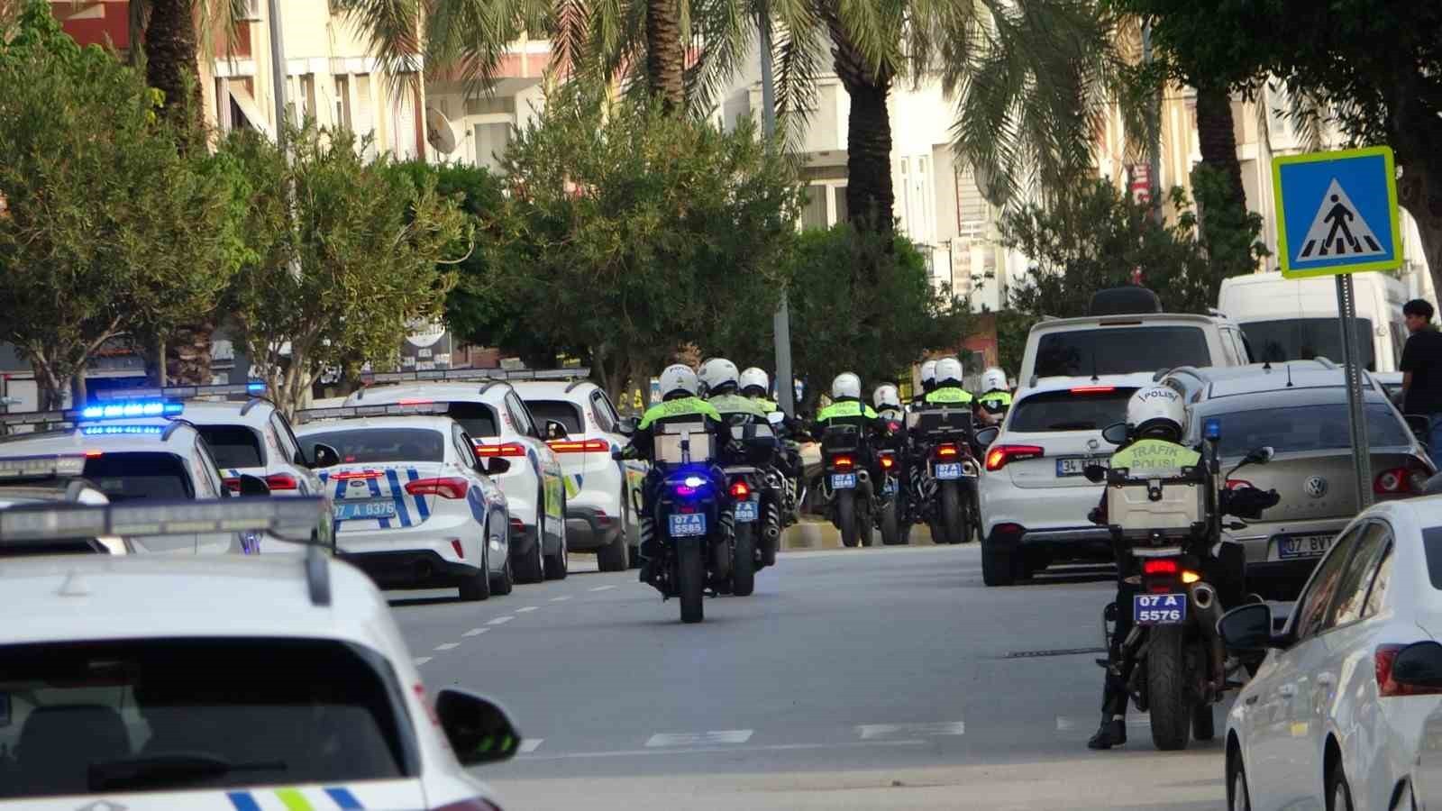 ANTALYA’NIN MANAVGAT İLÇESİNDE MOTOSİKLET VE SÜRÜCÜLERE YÖNELİK GERÇEKLEŞTİRİLEN ŞOK UYGULAMADA...