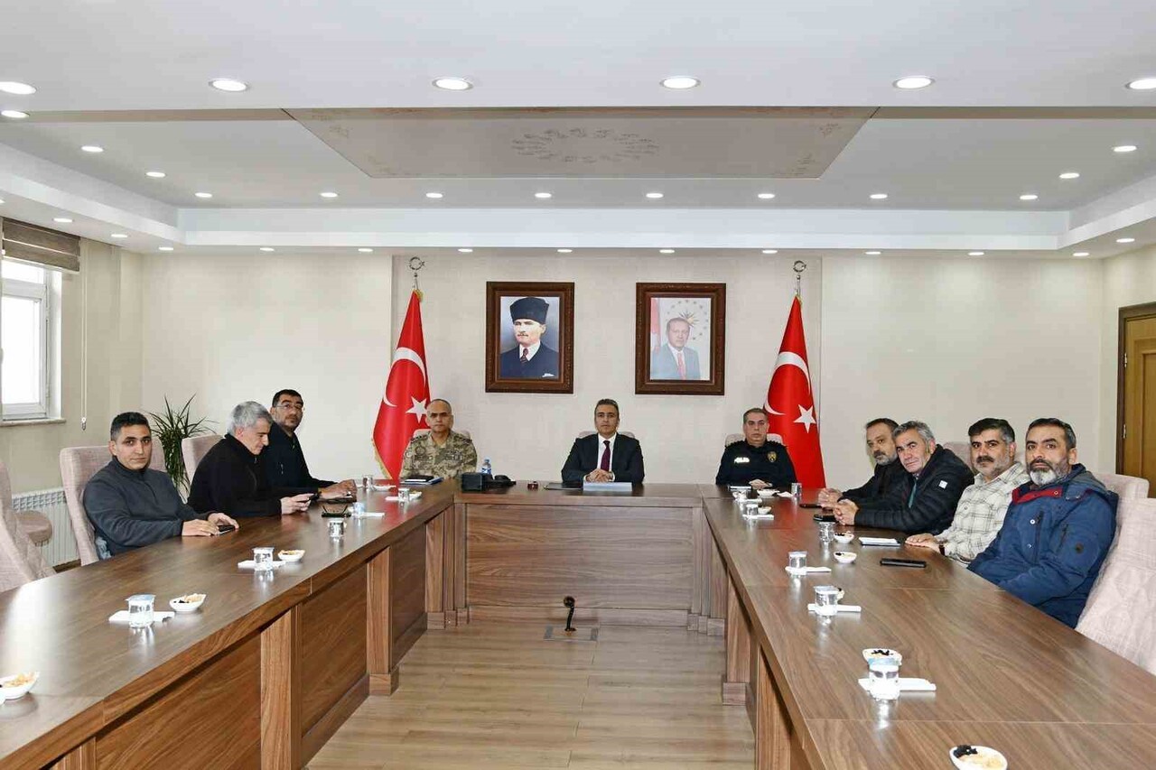 ARDAHAN'DA ‘ASAYİŞ VE GÜVENLİK DEĞERLENDİRME TOPLANTISI’ DÜZENLENDİ. (OLGUN...