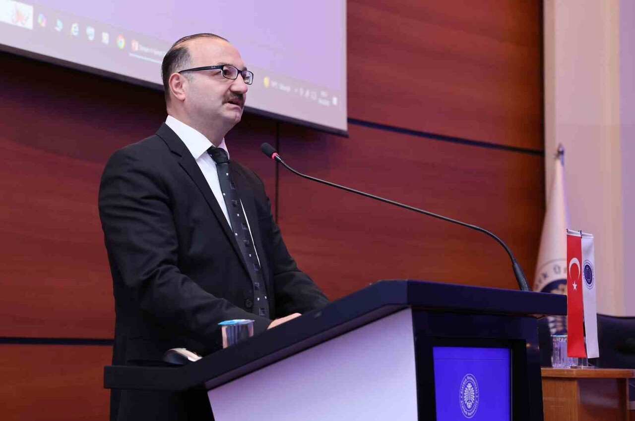 ATATÜRK ÜNİVERSİTESİ REKTÖRÜ PROF. DR. AHMET HACIMÜFTÜOĞLU