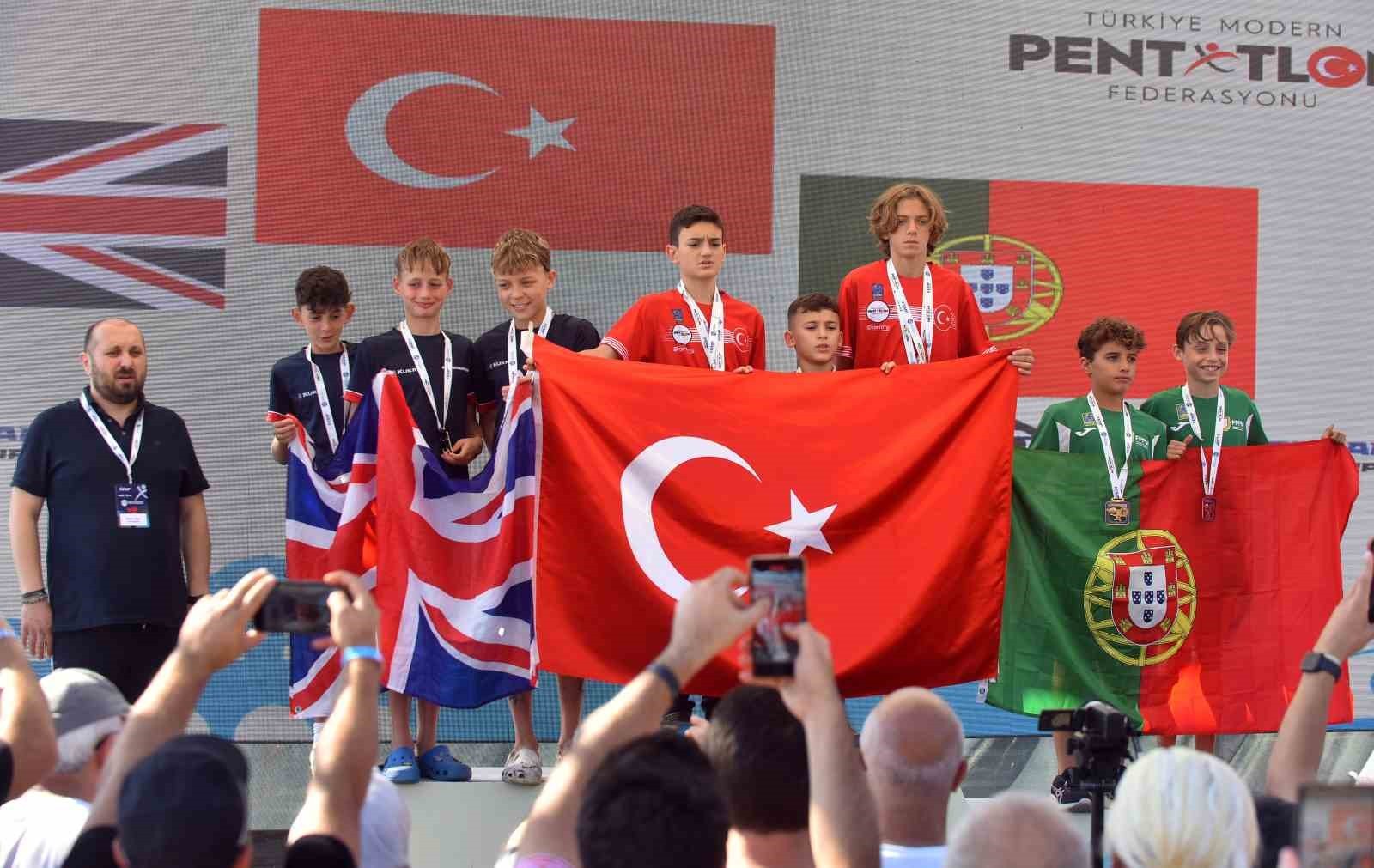 AVRUPA BİATHLE-TRİATHLE LASER RUN ŞAMPİYONASI'NIN 4. GÜNÜNDE TRİATLE VE PARA TRİATLE ALANLARINDA...