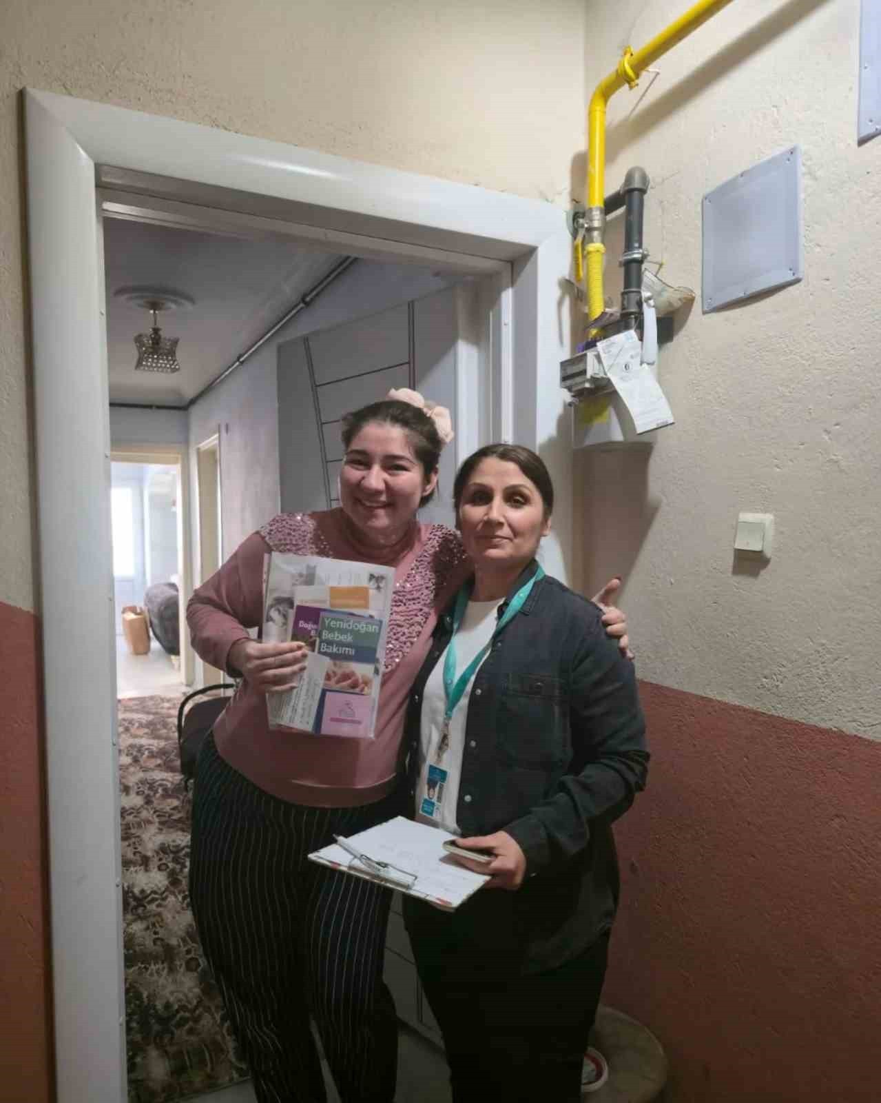 AYDIN'IN NAZİLLİ İLÇESİNDE ANNE ADAYLARI, DOĞUMA HAZIRLIK SÜRECİNDE BİLGİLENDİRİLEREK “HER GEBEYE...