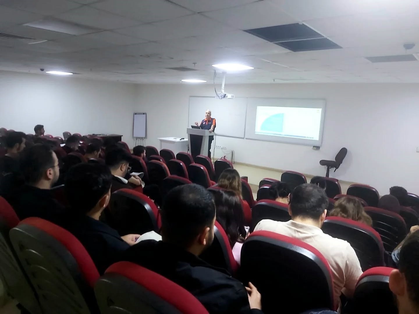 AYDIN'IN NAZİLLİ İLÇESİNDE ÖĞRENCİLER İLE BİR ARAYA GELEN AFAD EKİPLERİ, AFET FARKINDALIK EĞİTİMİ...