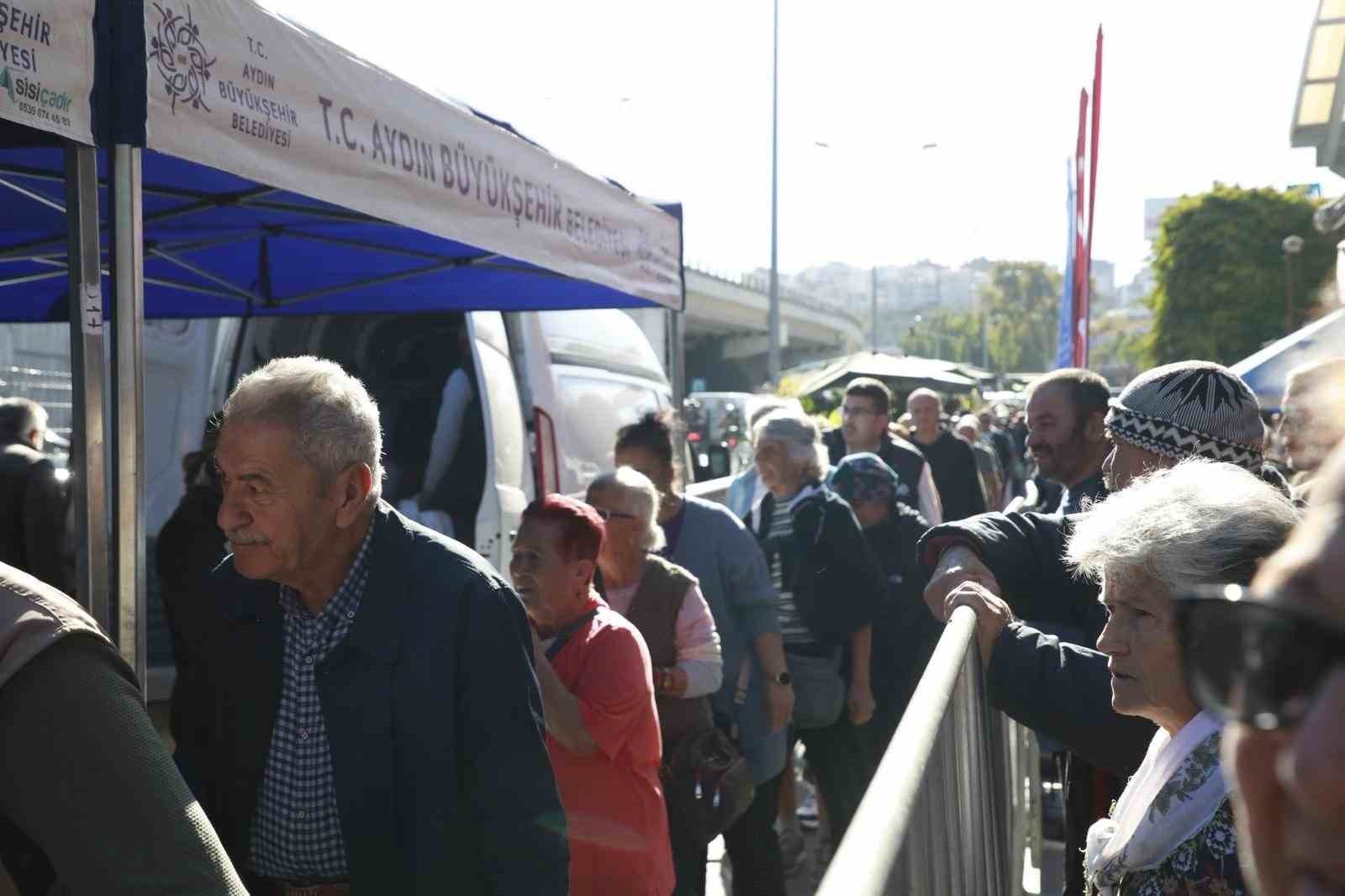 AYDIN BÜYÜKŞEHİR BELEDİYESİ TARAFINDAN ATA TOHUMLARINDAN ÜRETİLEN FİDELER, KUŞADASI İLÇESİNDE...