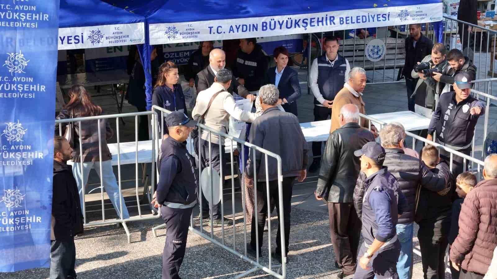 AYDIN BÜYÜKŞEHİR’İN KIŞLIK FİDELERİ İNCİRLİOVA’DA VATANDAŞLARA DAĞITILDI