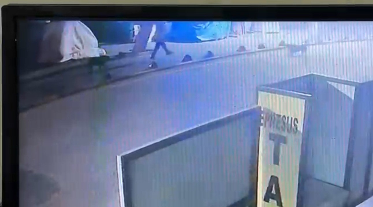 AYDIN’IN KUŞADASI İLÇESİNDE, KENDİSİNE SALDIRDIĞINI İDDİA EDEN 46 YAŞINDAKİ EMEKLİ ASTSUBAY MURAT...