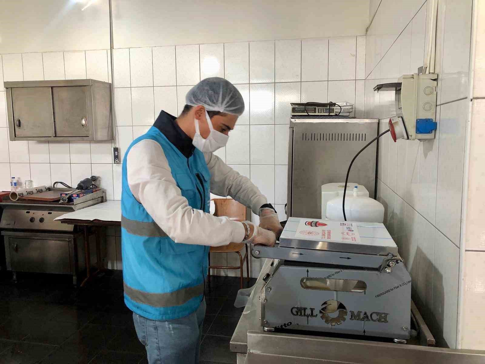 AYDIN’IN NAZİLLİ İLÇESİNDE BULUNAN HACI MUSTAFA EFENDİZADE YURDU’NDA KALAN GÖNÜLLÜ GENÇLER, FAZLA...