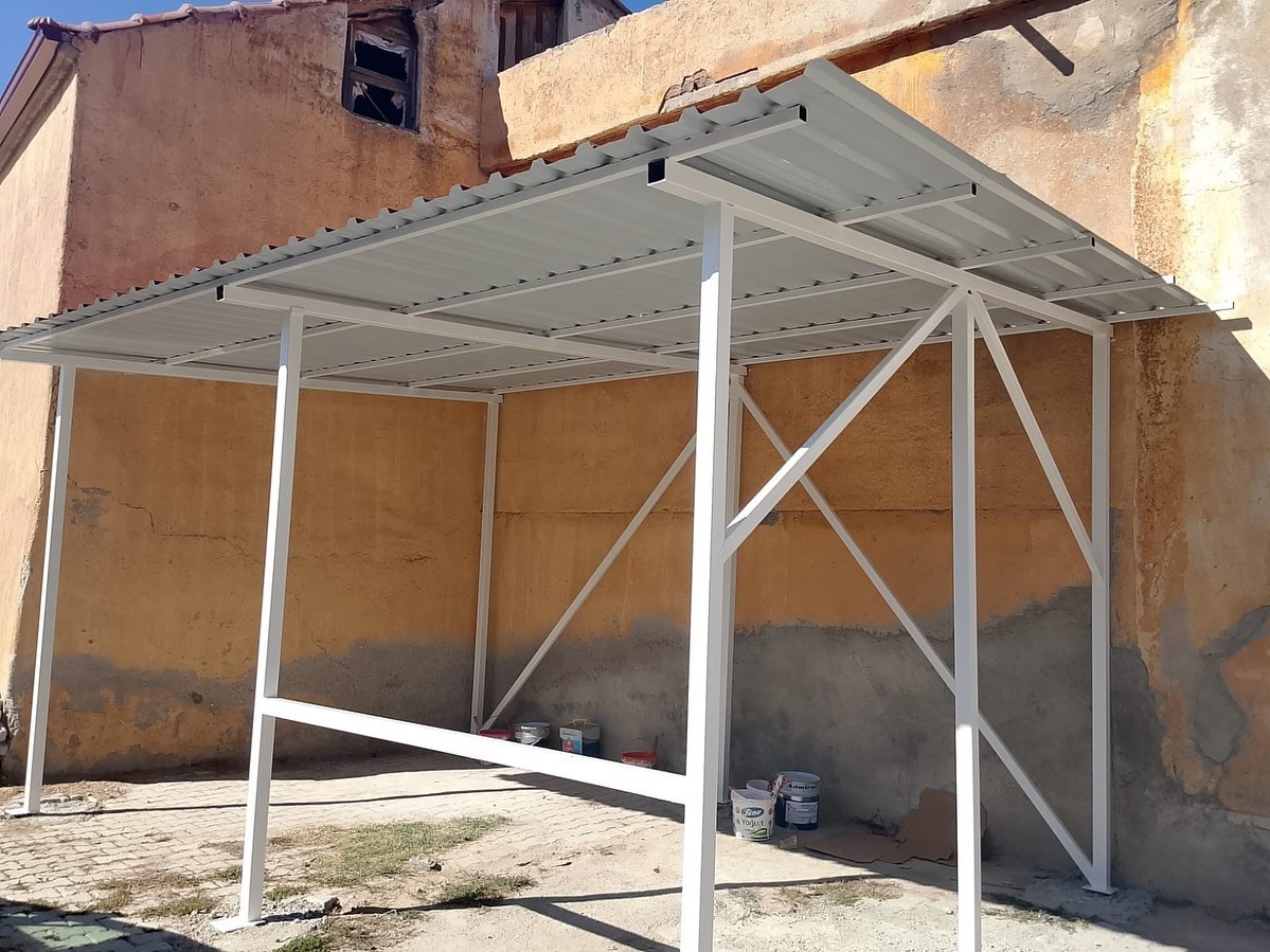 BABADAĞ BELEDİYESİ İLÇEDE BULUNAN OKULLARIN İHTİYAÇLARINI ARALIKSIZ SÜRDÜRÜYOR. GECE GÜNDÜZ...