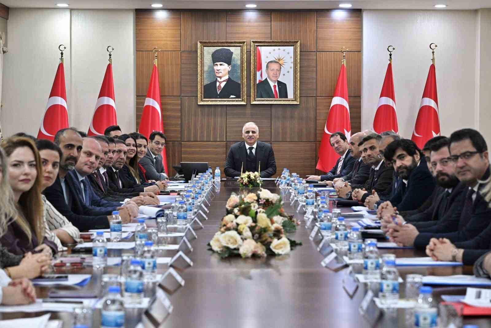 BAĞIMLILIKLA MÜCADELE İL KOORDİNASYON KURULU’NDA KONUŞAN VALİ MURAT ZORLUOĞLU, “TÜTÜN VE TÜTÜN...