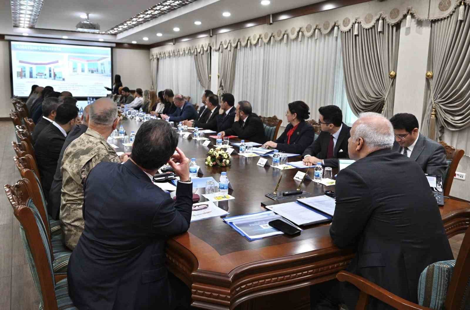 BAĞIMLILIKLA MÜCADELE İL KOORDİNASYON KURULU’NDA KONUŞAN VALİ MURAT ZORLUOĞLU, “TÜTÜN VE TÜTÜN...