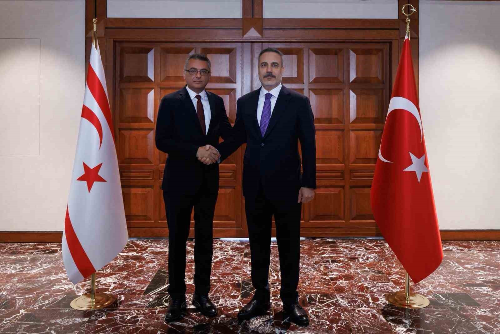 BAKAN FİDAN, KUZEY KIBRIS TÜRK CUMHURİYETİ (KKTC) CUMHURBAŞKANI ERHÜMAN İLE BİR ARAYA...