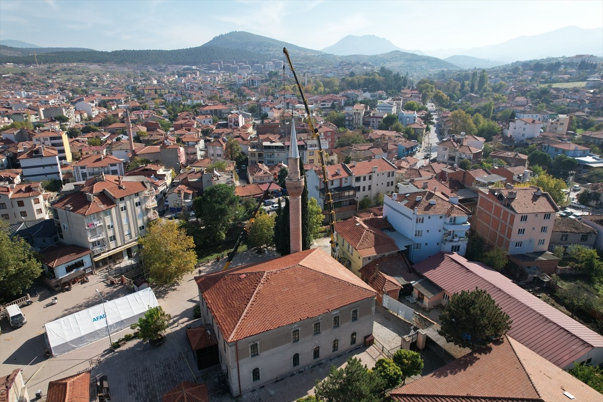  Balıkesir'in Sındırgı ilçesinde meydana gelen depremlerin ardından tarihi değere sahip Şerif Paşa...