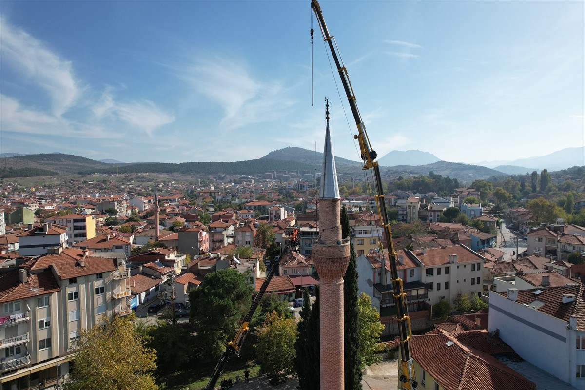  Balıkesir'in Sındırgı ilçesinde meydana gelen depremlerin ardından tarihi değere sahip Şerif Paşa...
