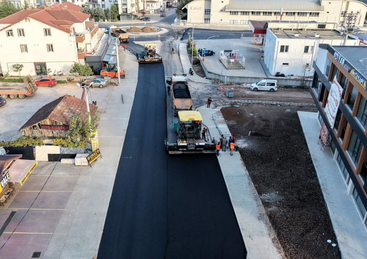 BAŞİSKELE'DE 10 MAHALLEYİ KAPSAYAN 7 AYRI NOKTADA BAŞLATILAN KAVŞAK DÜZENLEME ÇALIŞMALARIYLA...