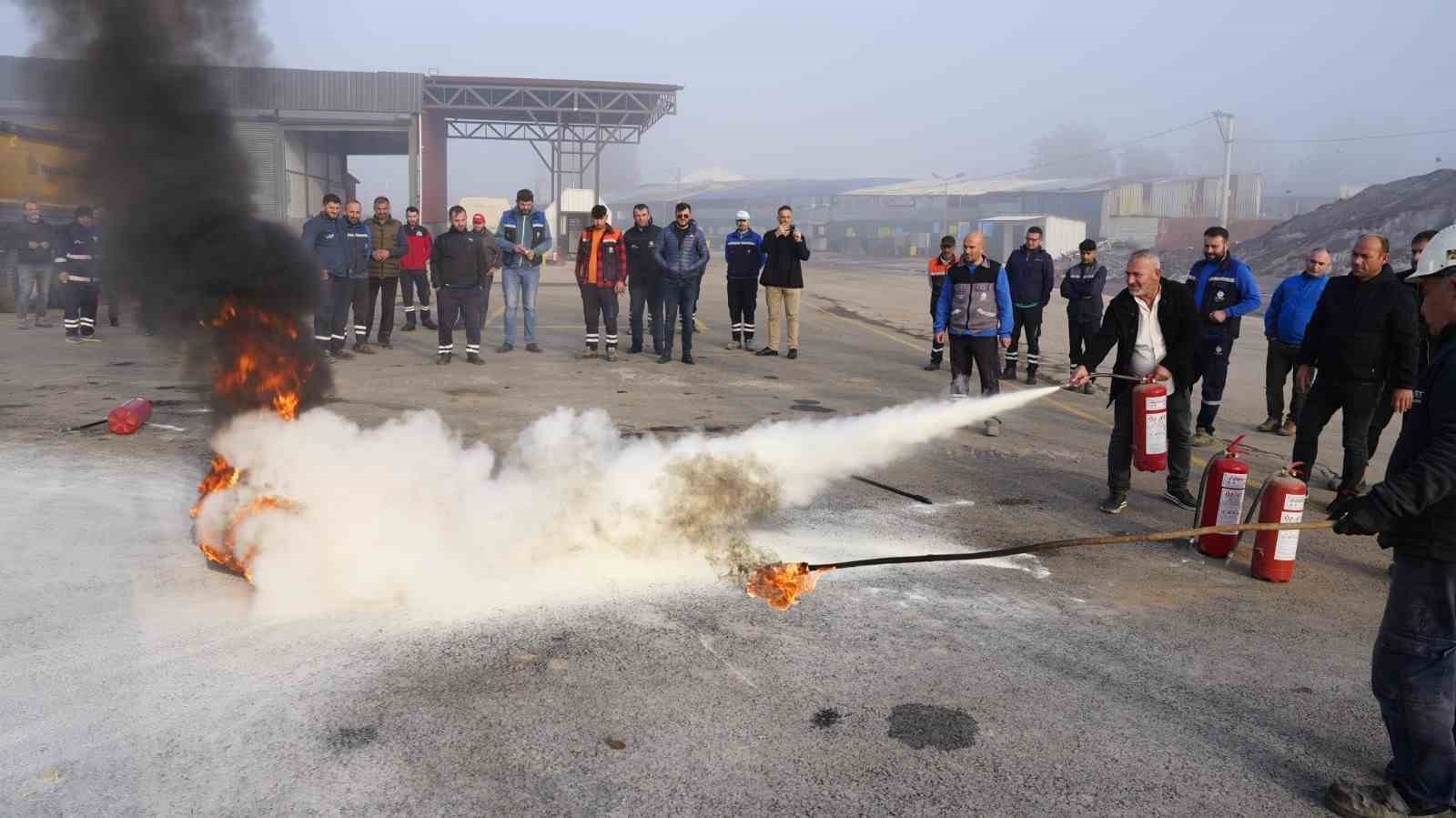 BAŞİSKELE BELEDİYESİ, HİZMET İÇİ EĞİTİM PROGRAMLARI KAPSAMINDA PERSONELİNE YÖNELİK "YANGINDA...