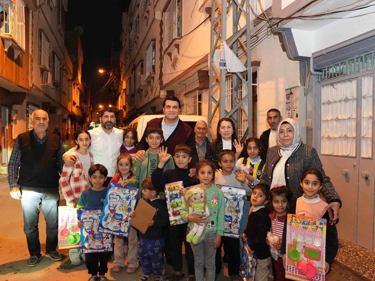 BAŞKAN YILMAZ’DAN 6 MAHALLEDE EV ZİYARETLERİ