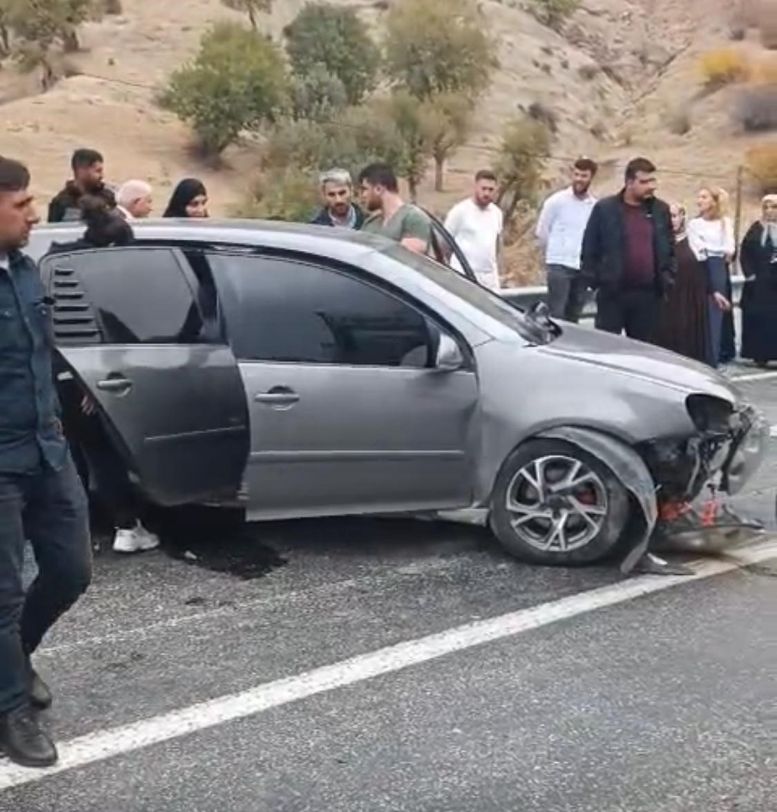 BATMAN–SASON KARAYOLUNDA SEYİR HALİNDE OLAN OTOMOBİL SÜRÜCÜSÜ SEDAT SEVİNÇ, DİREKSİYON...