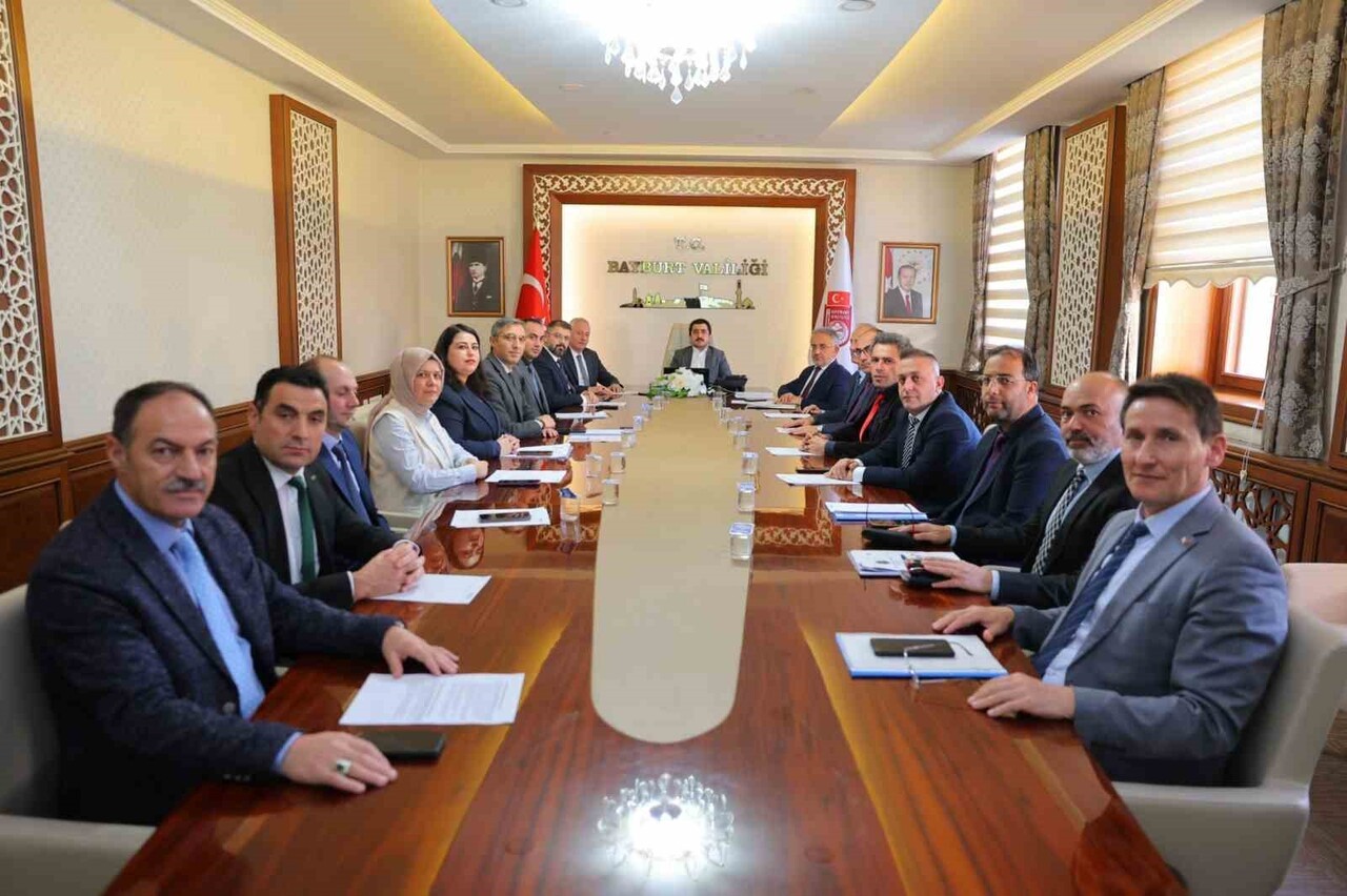 BAYBURT’TA BAĞIMLILIKLA MÜCADELE TOPLANTISI GERÇEKLEŞTİRİLDİ