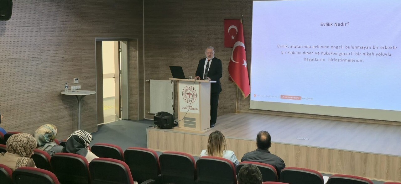 BAYBURT’TA EVLİLİĞİN ÖNEMİ SEMİNERLE ANLATILDI