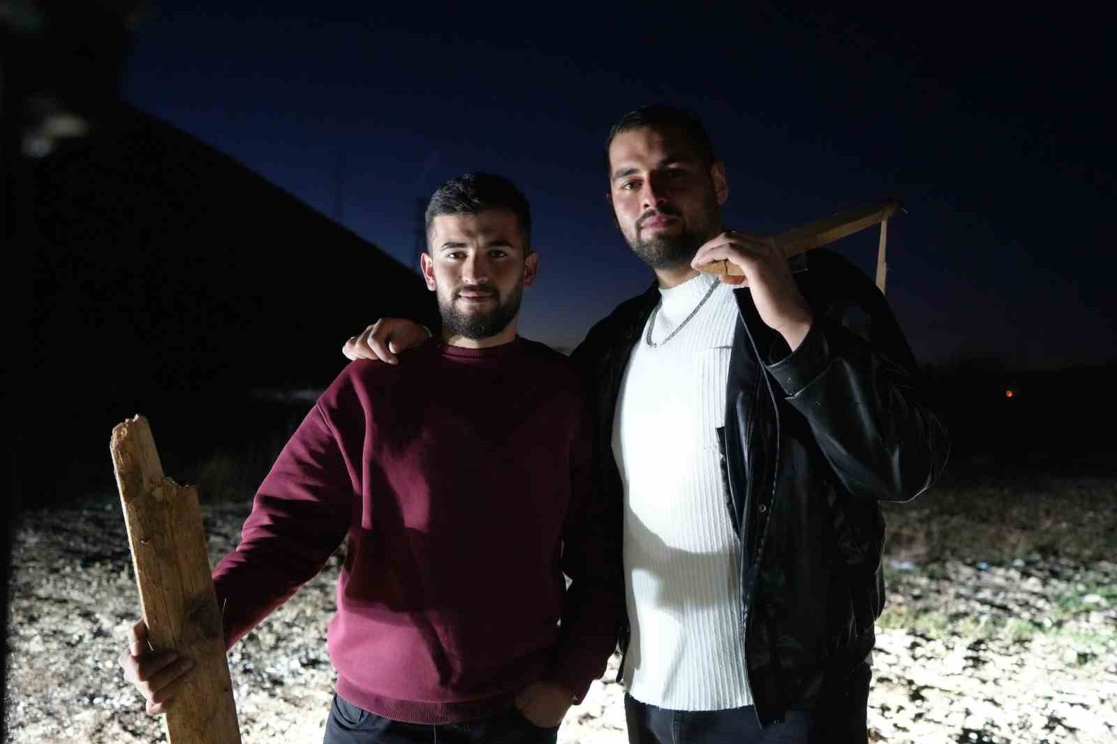 BAYBURT’TA GECE YARISI DOMUZ PANİĞİ: "GELİYORLAR" DİYEREK KAÇTILAR