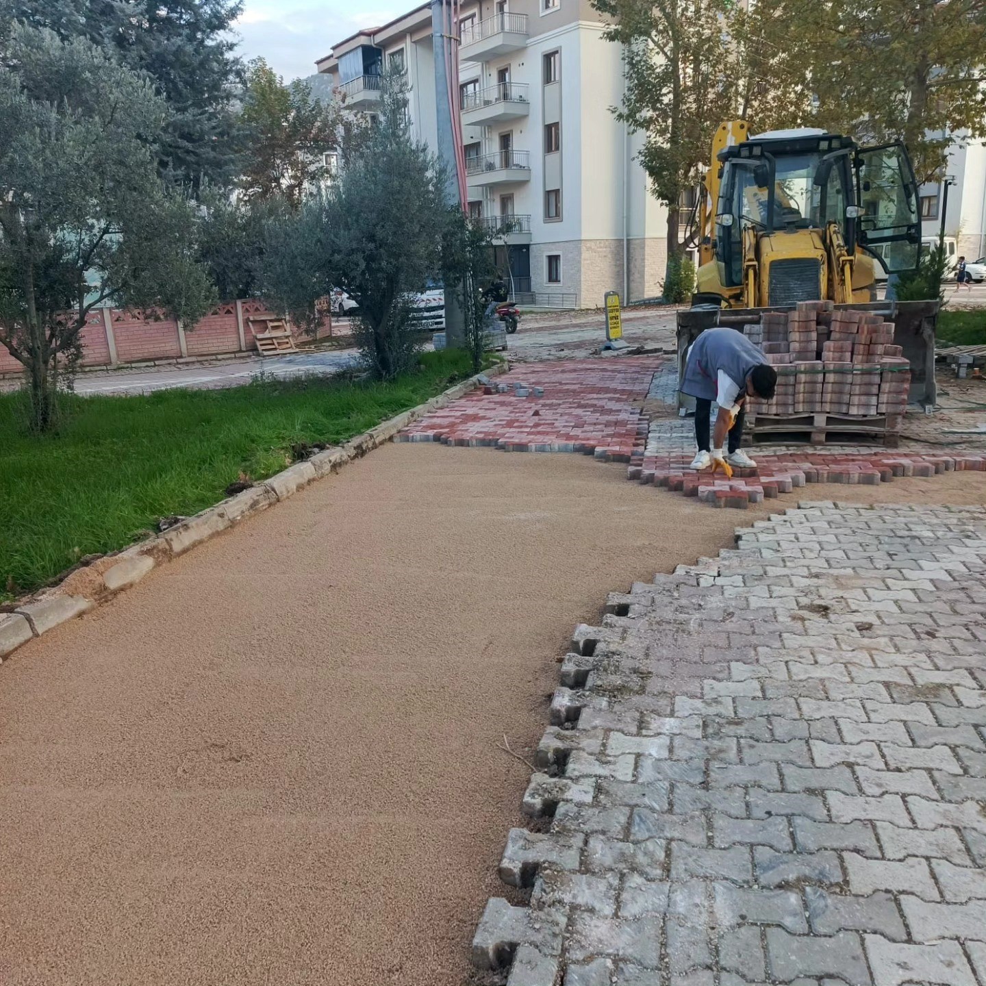 BAYIRKÖY’DE YOL GÜVENLİĞİ ARTIRILIYOR