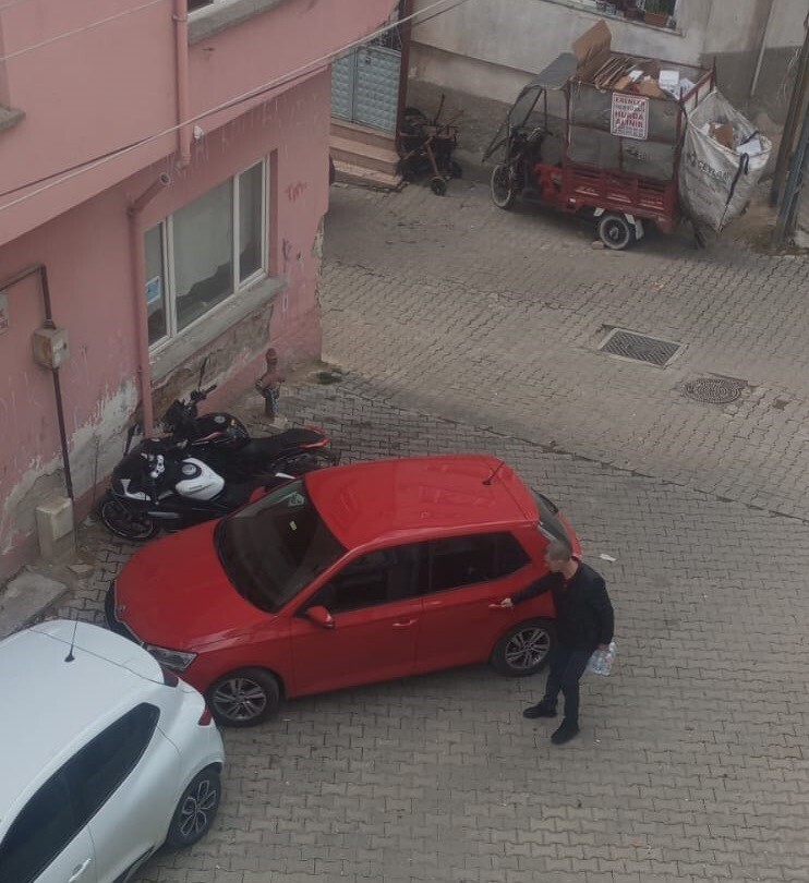 BİLECİK'TE DUYARSIZ SÜRÜCÜ PEST DEDİRTTİ